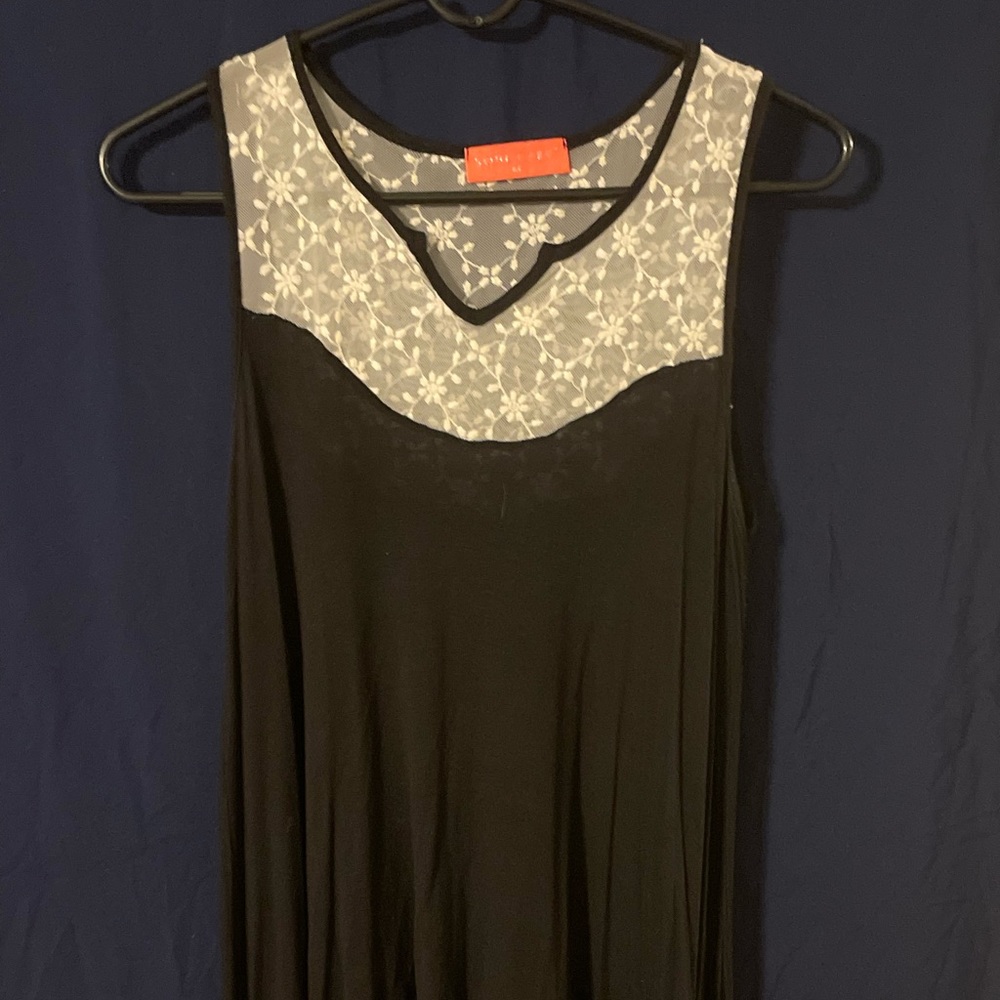 Back tank top with white lace back